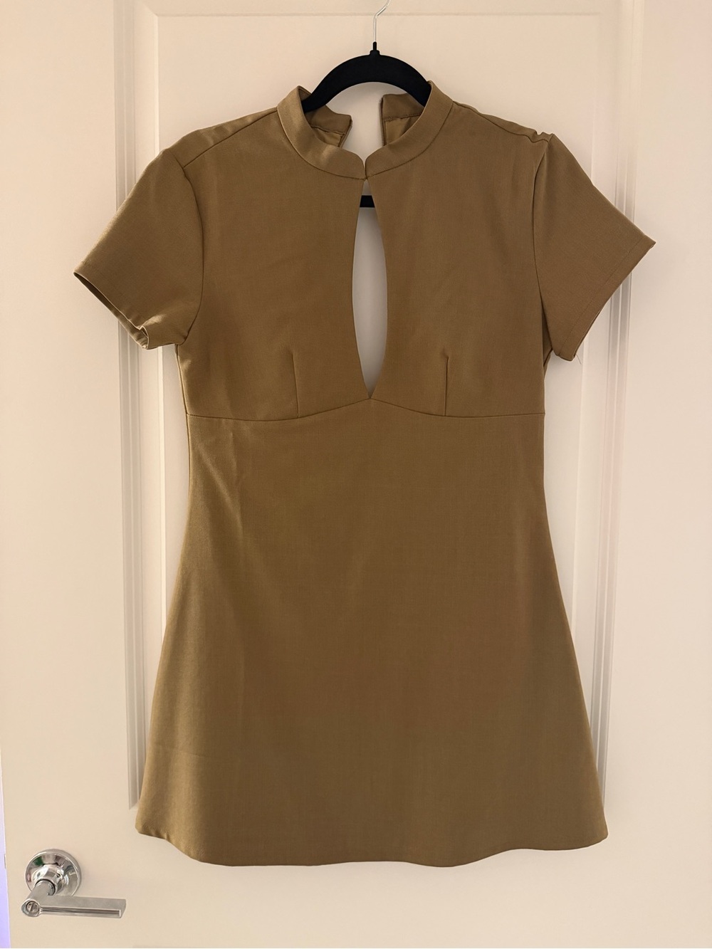 vestique Short Sleeve Keyhole A-Line Dress in Olive Brown